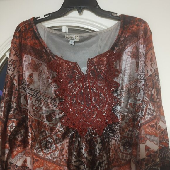 One World Burgundy Multi-Color Velour Feel 3/4 Sleeve Tunic Top Size Women's 1X - Picture 2 of 2
